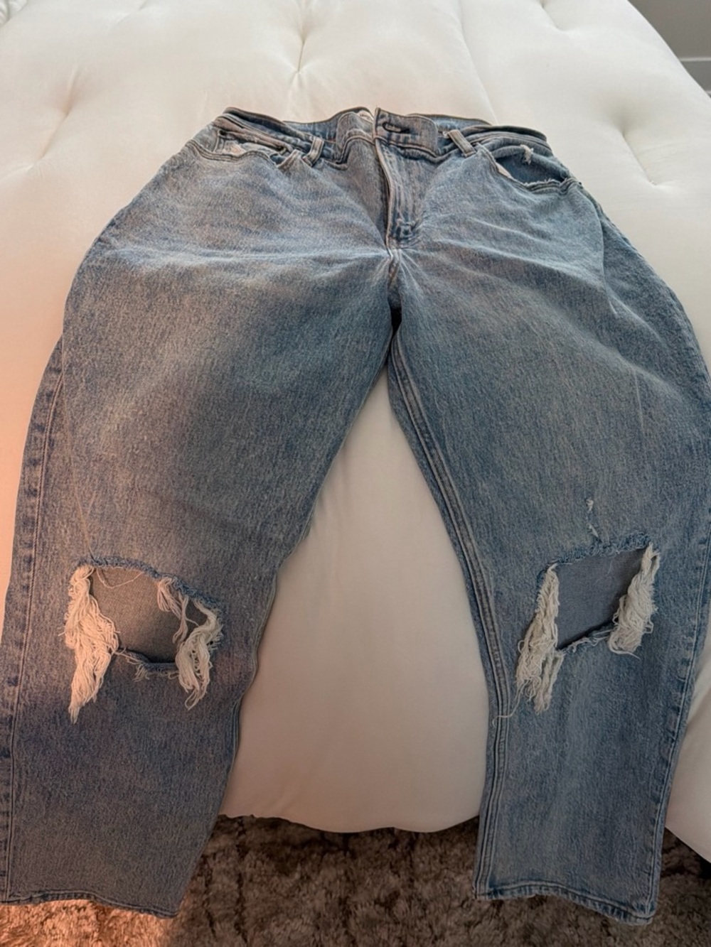 Abercrombie & Fitch Light Blue Distressed 90s Jeans